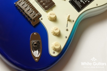 Player Plus Stratocaster HSS - Belair Blue